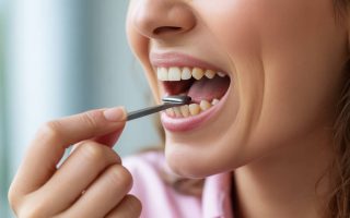 Sécheresse de la bouche : causes, conséquences et remèdes naturels